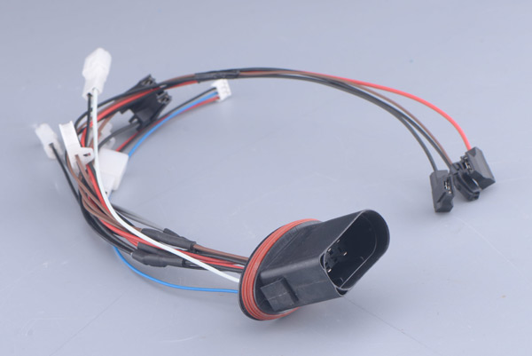 Headlight wiring harness